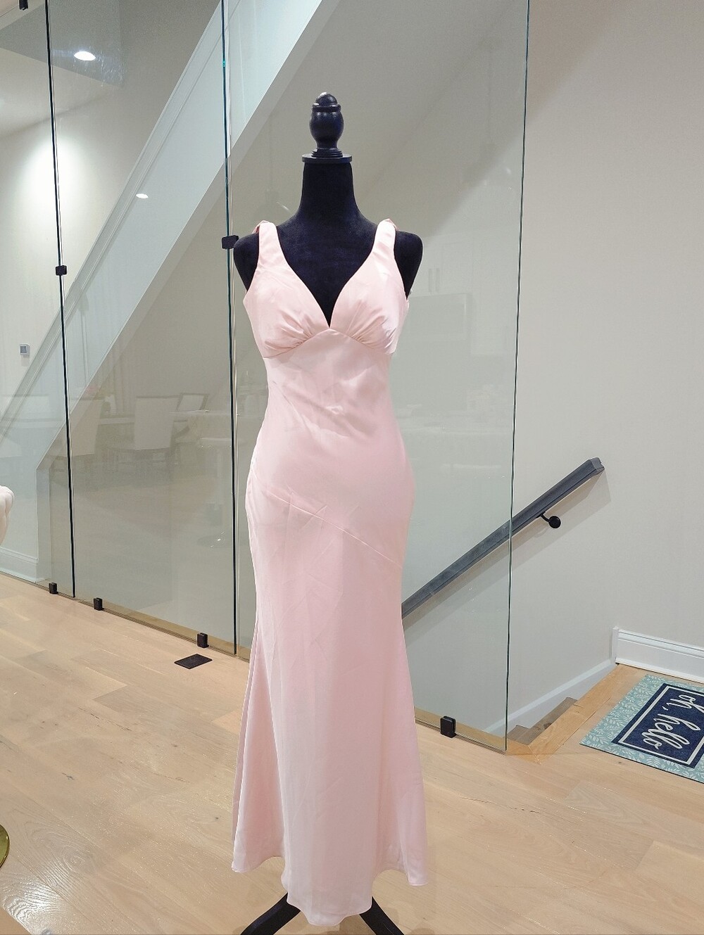 NWT Elegant Pale Pink V-Neck Maxi Dress